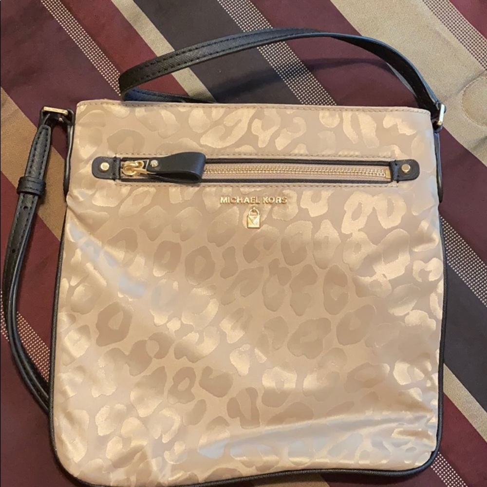 Micheal Kors Cheetah Print Crossbody Bag